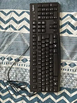 clavier filaire usb QWERTY de la marque logitech