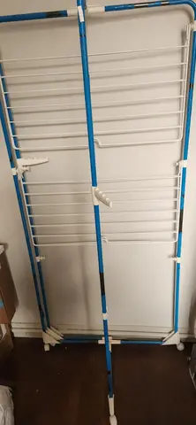 Éléments d'étendoir a linge