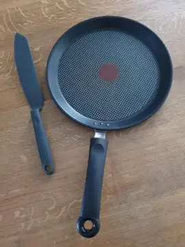 Crêpière Tefal et sa spatule