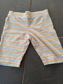 short rayé Hello Kitty en taille 8 ans