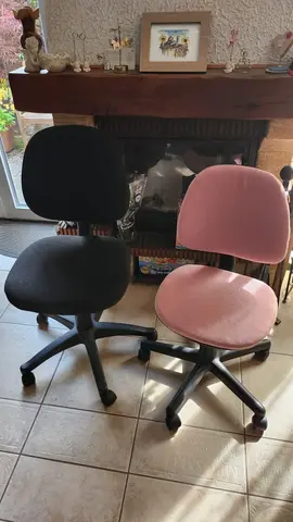 1 chaise de bureau noire