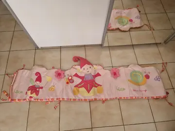 Tour de lit bébé
