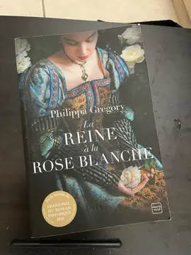 La reine à la rose blanche