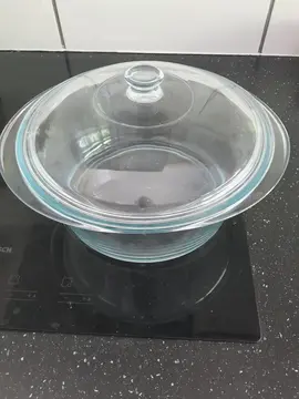 Grand plat Pyrex rond avec couvercle