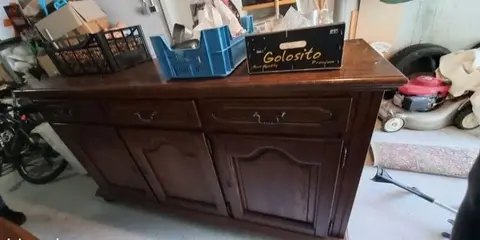 Table et buffet + Chaises