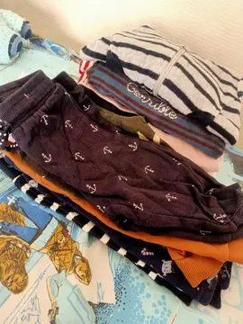 je donne un lot de vêtements bébé de 6 mois