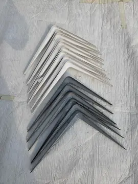 Equerres métalliques