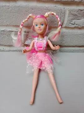 Petite poupée rose