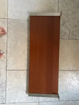 2 étagères murales IKEA