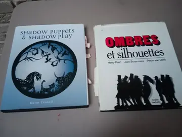 2 livres sur le théâtre d'ombres