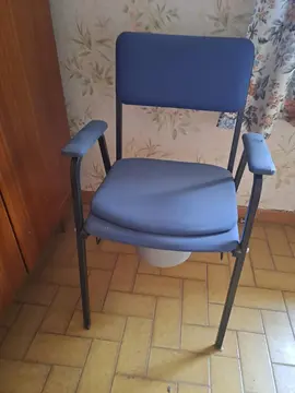 donne chaise pot