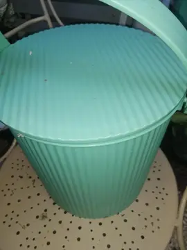 Petite poubelle turquoise