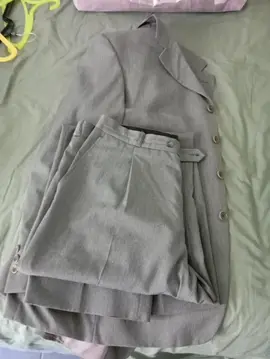 Costume gris