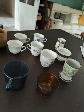 tasses dépareillées