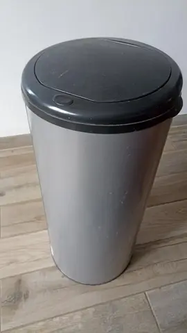 poubelle grande le bouton ne fonctionne plus