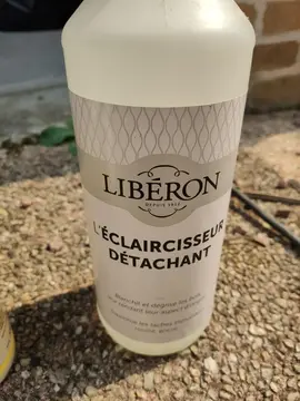 Eclaircissant détachant bois