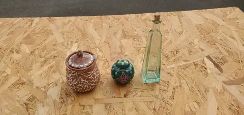 Pots et bouteille déco