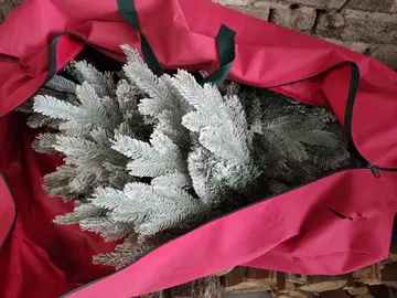 Sapin artificiel avec housse