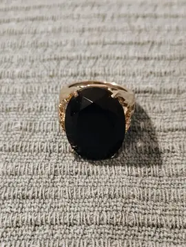 bague argentée fausse pierre noire