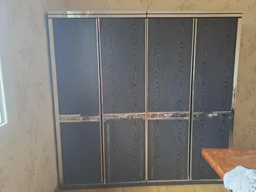 armoire avec penderie