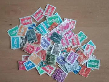 Timbres divers PF / Lot 01
