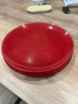 lot d’assiettes rouge