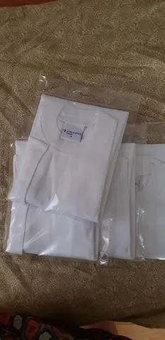 4 t-shirts sans couture
