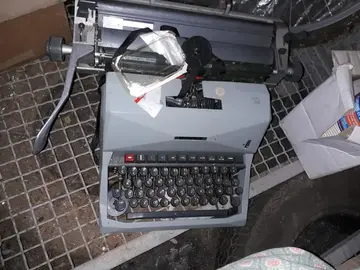 machine à écrire olivetti