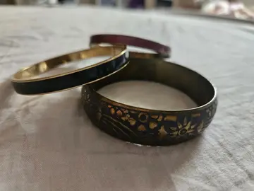 lot 3 bracelets