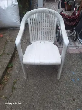 4 chaises de jardin