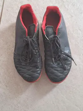 chaussures de rugby taille 42