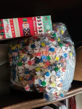 sac de confetti en papier