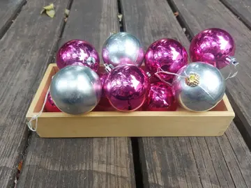 Boules de Noël Roses et Argentées