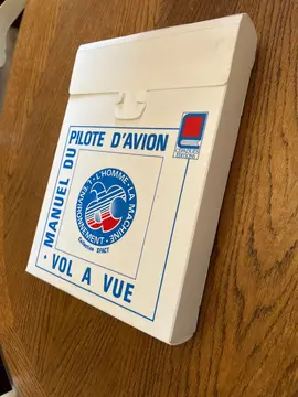 boîte range document vide