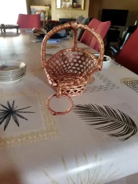 corbeille pour servir le vin