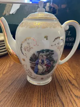 théière en porcelaine