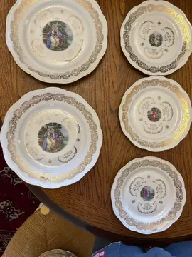 Lot 7 assiettes porcelakne