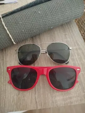 lunettes de soleil et tapis