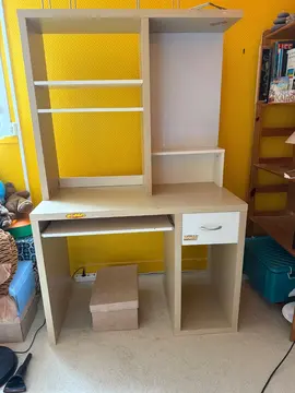 Meuble bureau et ordinateur