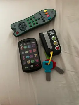 Coffret Baby smartphone + clés de voiture + télécommande
