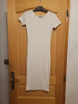 robe moulante taille S manches courtes
