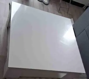table basse blanc laqué