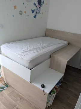 Lit avec rangements et bureau
