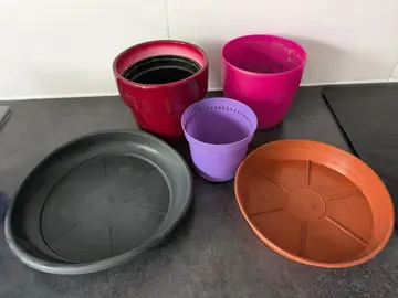 lot pots et soucoupes