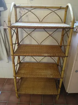 Étagère en osier