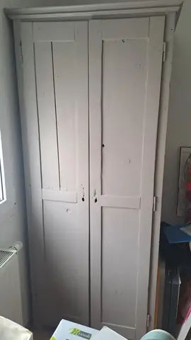 petite armoire en bois