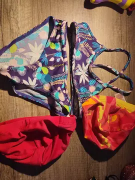 Bonnet et maillot piscine