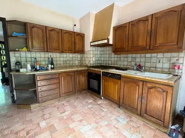 Meubles de cuisine avec four, plaque de cuisson et lave vaisselle