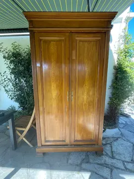 armoire en bois