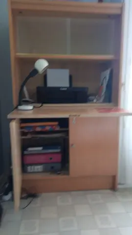 Bureau en bois clair